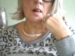 Mężczyźnie trudno było oprzeć się dużymi świeciłaś latawice
