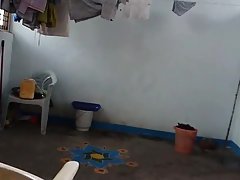 Crooking nogę fucked na dywanie