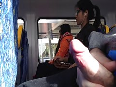 Po kąpieli jessica poszła ssać długi członek łysego faceta