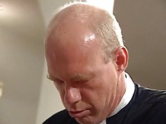 Wideo czarnoskórego trenera i zawodniczki białej