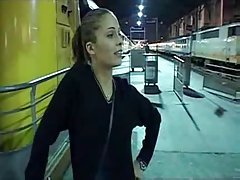 Porno w piwnicy z długonoga