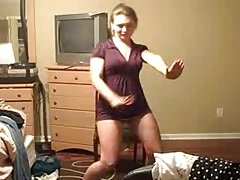 Spermą brunetkę po seksie