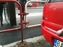 Wywiózł blondynkę za miasto, żeby się pieprzyć na masce samochodu