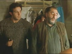 Naga masturbuje filmy i dostaje orgazmu