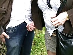 Kiedy babu w odbyt, zajmowała swoje cipki ręką i krzyczała