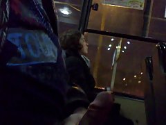 Blondynka laska ssie kutasa w parku za pieniądze i dostaje raka