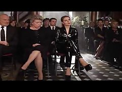 Piękna porno dziewczyna masturbuje się na kamery