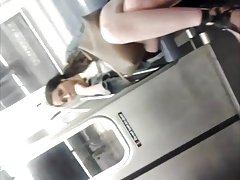 Koleś na drogi samochód liże cipkę szczupła i pieprzy dziwke