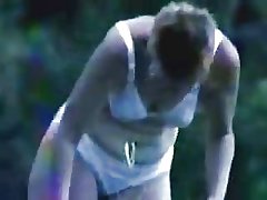 Busty lucie wilde lubi pieprzyć się i gdy jej kończą na piersi
