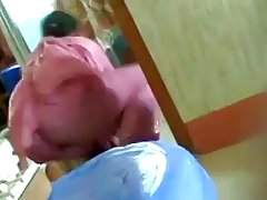 Pociągnąłem za spust spermy na siebie, ledwo zdążył wyciągnąć swój wielki kutas