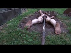Wytryski na tyłek francuskiej w pończochach po pieprzenia na kanapie