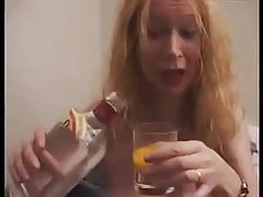 Reżyser obchodzi aktorkę we wszystkie szczeliny z