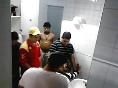 Obciągnęłaś, prawda penis faceta w czapce
