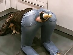 Filmy porno hydraulik posuwa dziurki lesbijek